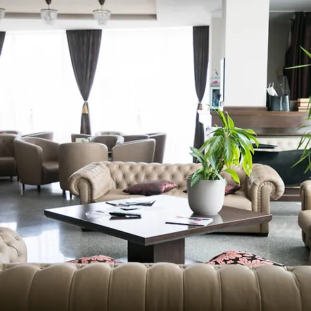 Megalos Hotel