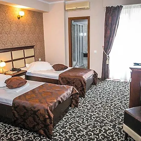 Megalos Hotel