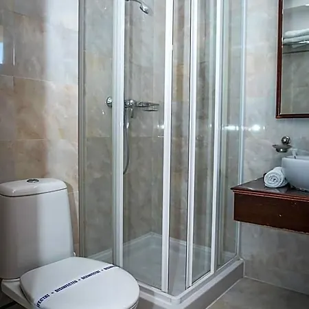 Megalos Hotel